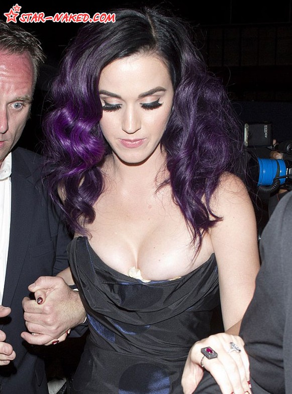 Знаменитость Katy Perry часто в засвете
